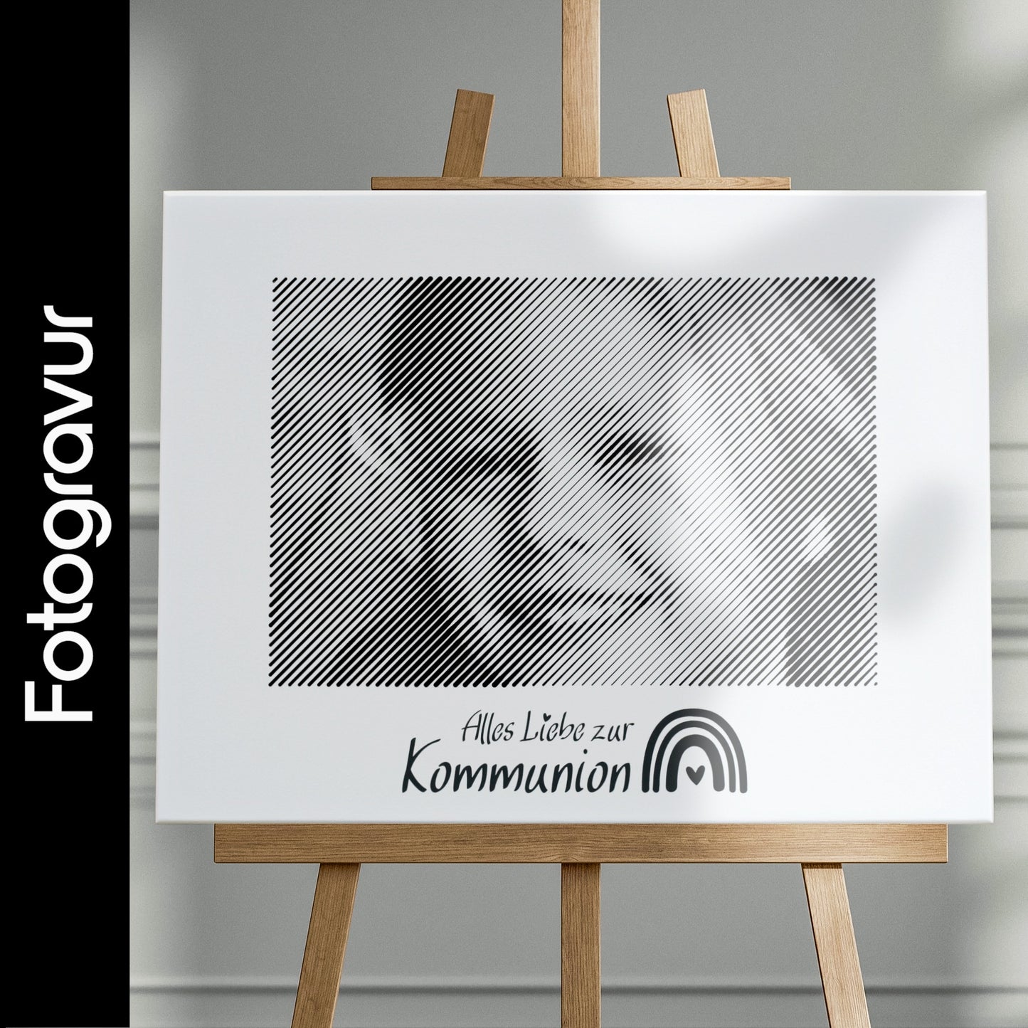Schwarz-weißes Wandbild im Querformat, als Fotogravur erstellt – ein einzigartiges Fotogeschenk zur Kommunion für bleibende Erinnerungen.