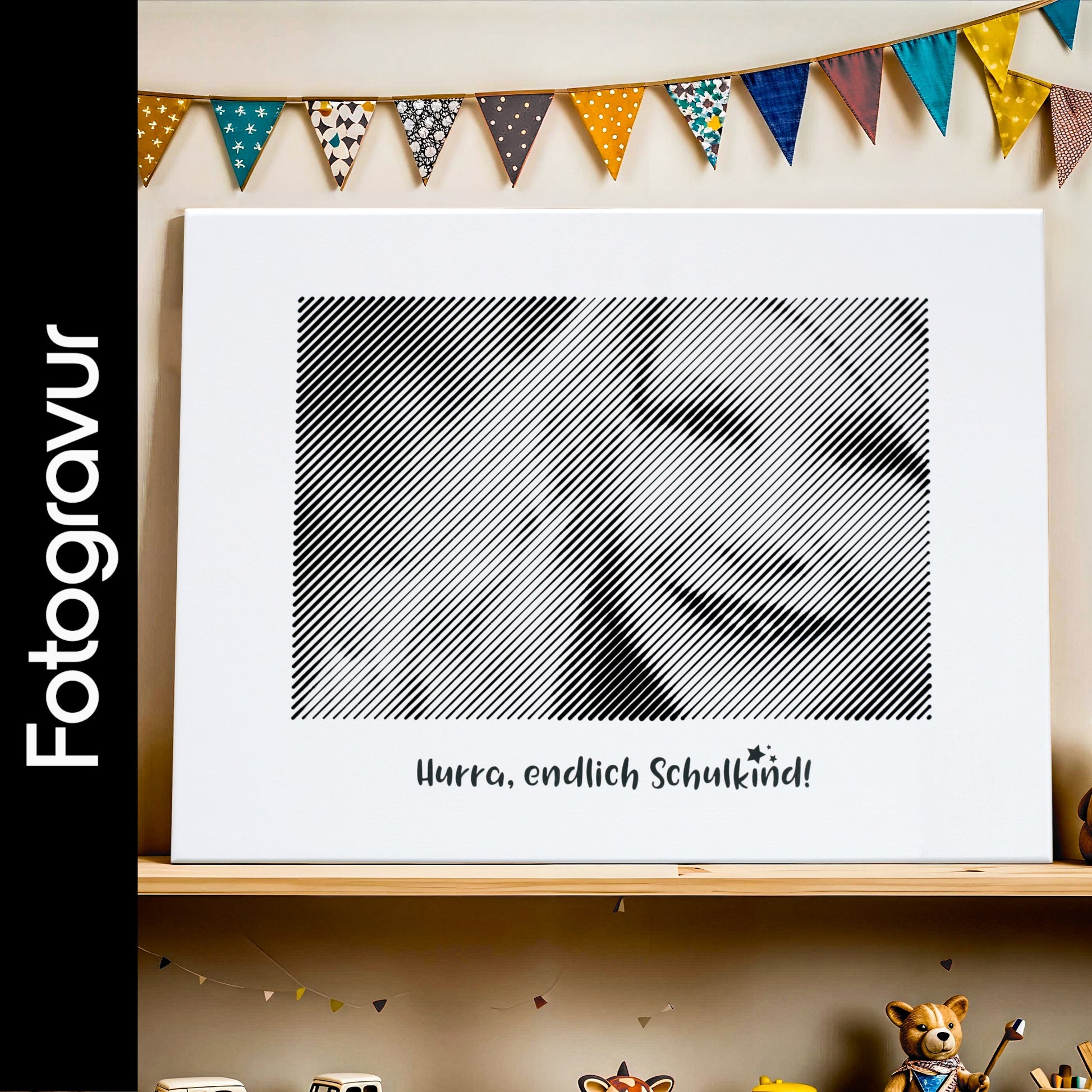 Schwarz-weißes Wandbild im Querformat, als Fotogravur erstellt – ein wunderbares Fotogeschenk zur Einschulung für bleibende Erinnerungen.